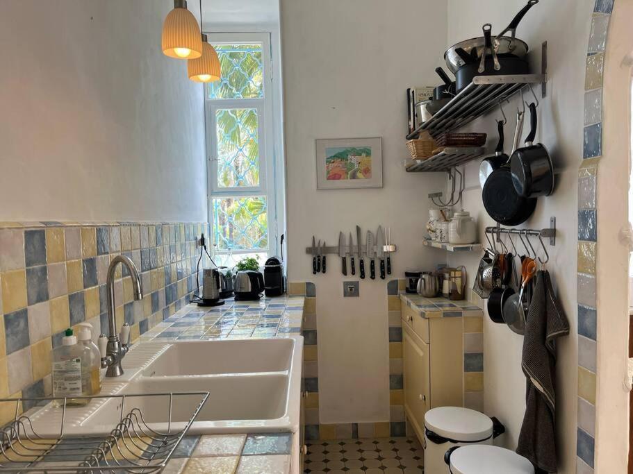 Beautiful Garden Apartment Steps From The Beach Menton Exterior photo